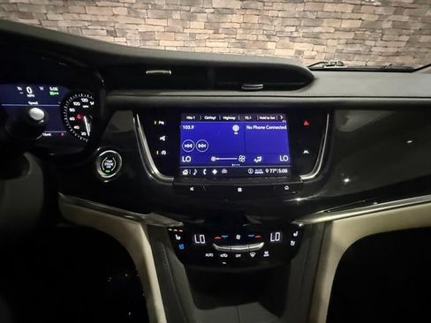 Used 2020 Cadillac XT6 Premium Luxury FWD image 22