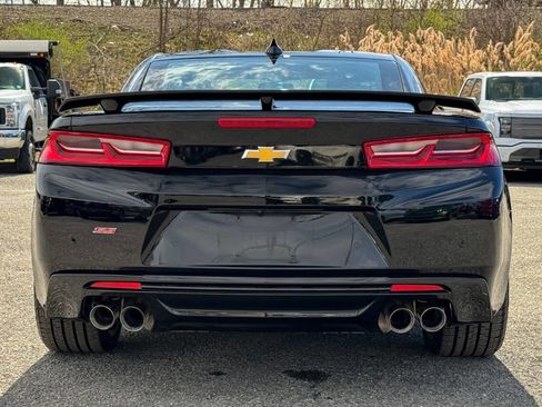 Used 2017 Chevrolet Camaro SS RWD image 4