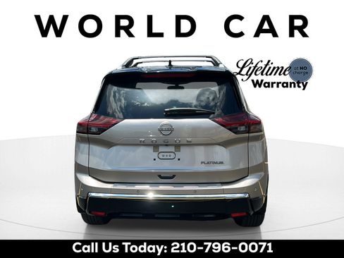 Used 2025 Nissan Rogue Platinum FWD image 6