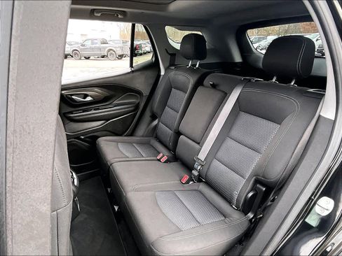 Used 2023 GMC Terrain SLE w/ Driver Convenience Package image 14