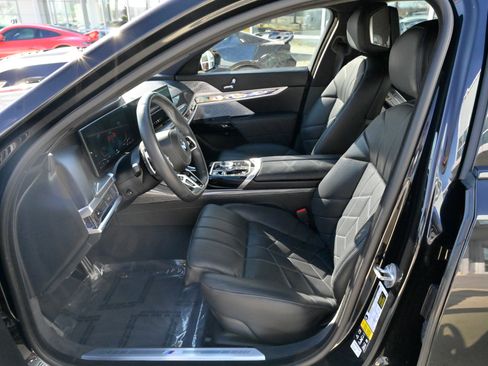 Used 2023 BMW 760i xDrive w/ Executive Package image 20