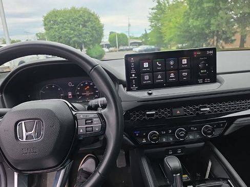 Used 2024 Honda Accord Touring image 21