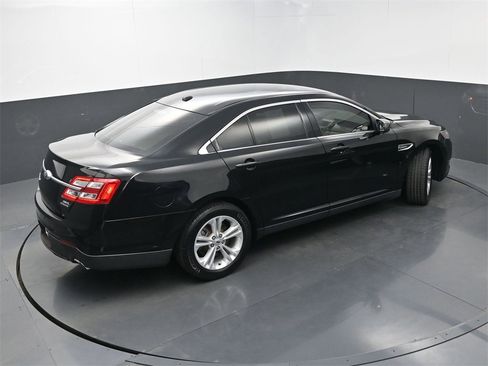 Used 2018 Ford Taurus SEL image 30