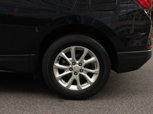 Used 2020 Chevrolet Equinox LT w/ LPO, Floor Liner Package AWD/4WD image 10