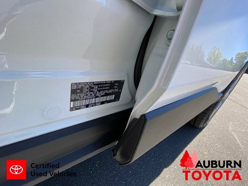 Certified 2022 Toyota RAV4 LE w/ Carpet Mat Package (TMS) AWD/4WD image 34