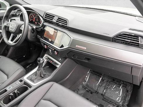 Certified 2025 Audi Q3 2.0T Premium Plus w/ Premium Plus Package image 25