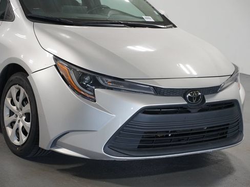 Used 2024 Toyota Corolla LE FWD image 4