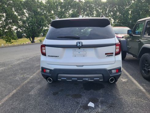 Used 2023 Honda Passport TrailSport image 5