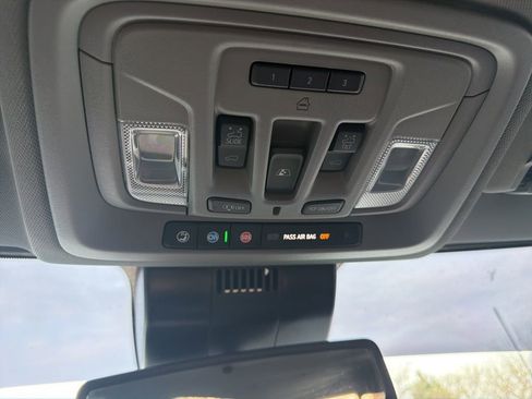 Used 2024 GMC Sierra 2500 SLT w/ SLT Premium Package image 24