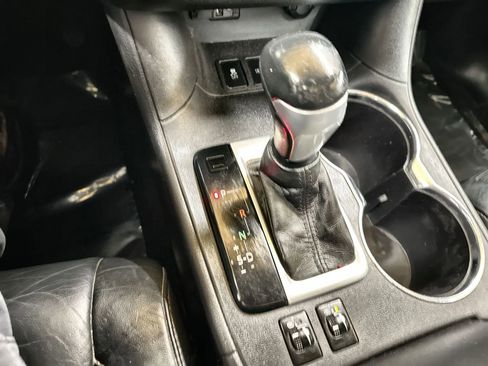 Used 2016 Toyota Highlander XLE AWD/4WD image 22