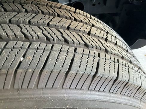 Used 2023 Jeep Gladiator Willys image 27