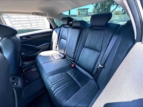 Used 2020 Honda Accord Touring image 27