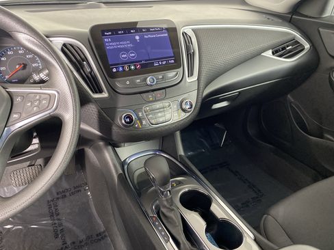Used 2024 Chevrolet Malibu LT image 28