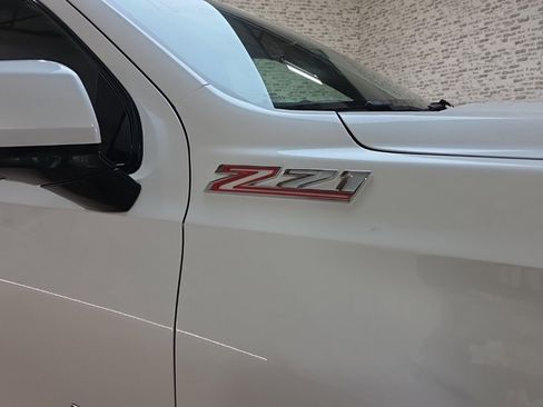 Used 2021 Chevrolet Tahoe Z71 w/ Z71 Signature Package image 11