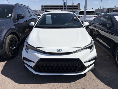 Used 2024 Toyota Corolla SE FWD image 3