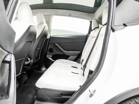 Used 2024 Tesla Model Y Long Range AWD/4WD image 36