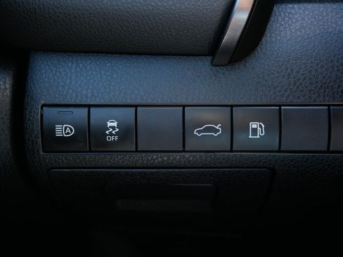 Used 2018 Toyota Camry SE image 29