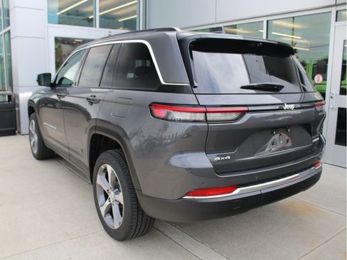 New 2025 Jeep Grand Cherokee Limited w/ Luxury Tech Group II image 6