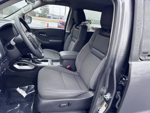 Used 2022 Nissan Frontier SV w/ Technology Package image 18