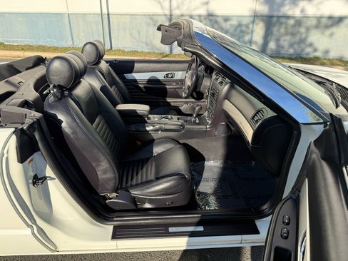 Used 2003 Ford Thunderbird image 26