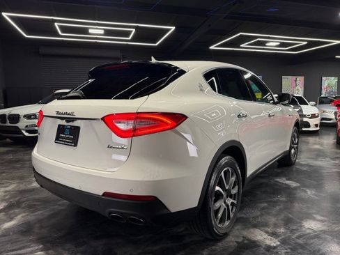 Used 2018 Maserati Levante AWD/4WD image 5