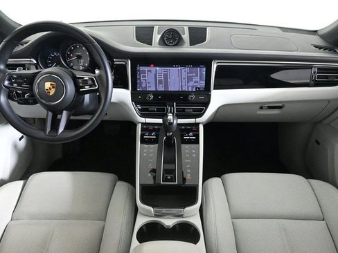 Used 2023 Porsche Macan S image 10