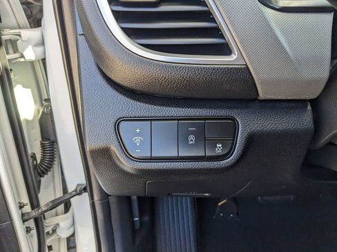 Certified 2025 Kia Seltos LX image 26