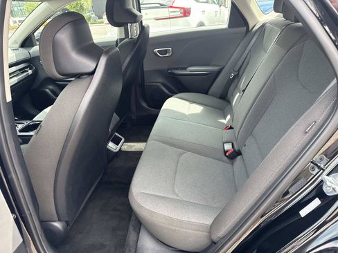 Used 2025 Kia K4 FWD image 29