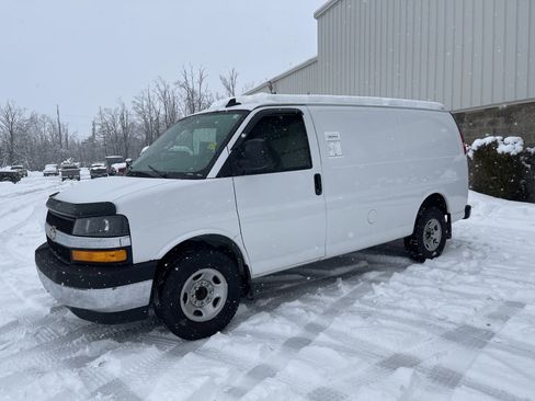 Used 2019 Chevrolet Express 2500 image 7