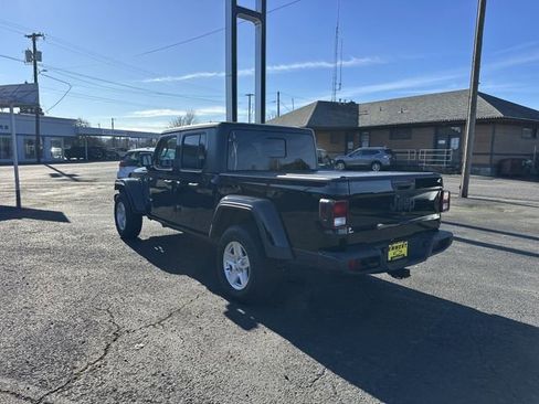 Used 2022 Jeep Gladiator Sport image 3