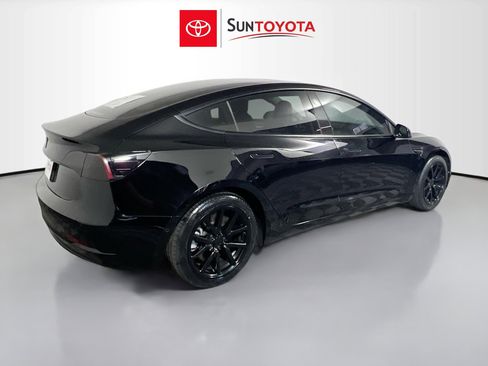 Used 2021 Tesla Model 3 Standard Range Plus image 4