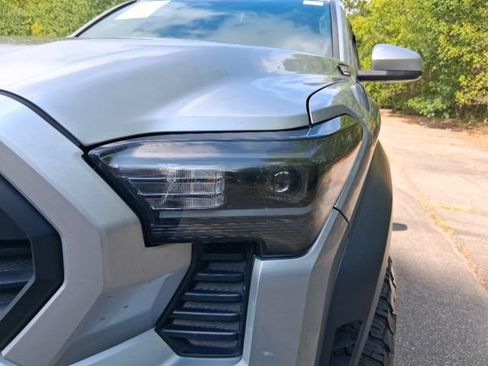 Used 2024 Toyota Tacoma TRD Off-Road AWD/4WD image 10