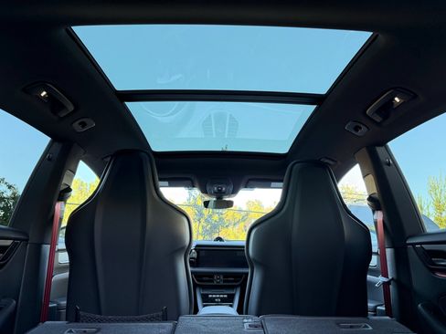 New 2025 Porsche Macan 4S Electric AWD/4WD image 40