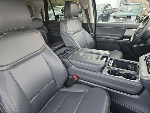 Used 2025 Ford Expedition Max Active image 10