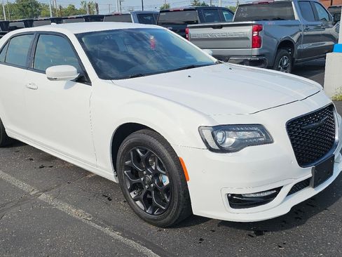 Used 2022 Chrysler 300 Touring L w/ Comfort Group AWD/4WD image 1