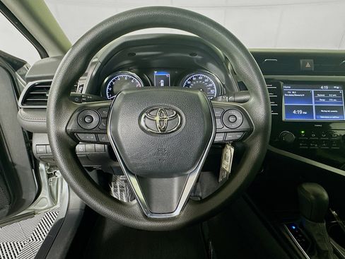 Used 2020 Toyota Camry LE FWD image 15