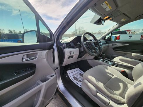 Used 2019 Honda Pilot LX image 17