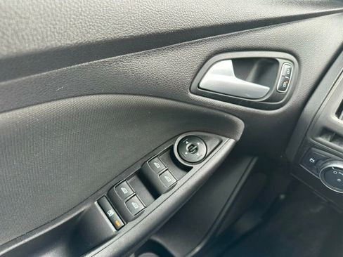 Used 2015 Ford Focus SE image 13