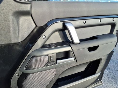 Used 2023 Land Rover Defender 110 X-Dynamic SE image 27