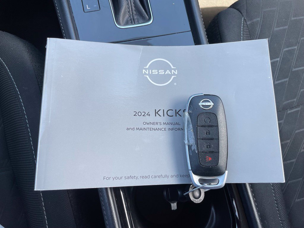 Used 2024 Nissan Kicks SV w/ Interior Electronics Package FWD image 34