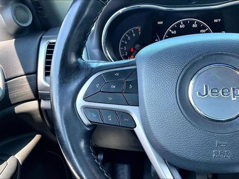Used 2019 Jeep Grand Cherokee Altitude RWD image 11