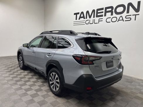 Used 2025 Subaru Outback Premium image 3