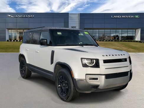 Used 2023 Land Rover Defender 110 S image 4