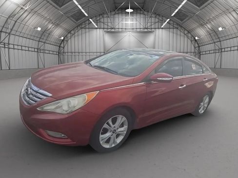 Used 2012 Hyundai Sonata Limited w/ Navigation Pkg FWD image 2