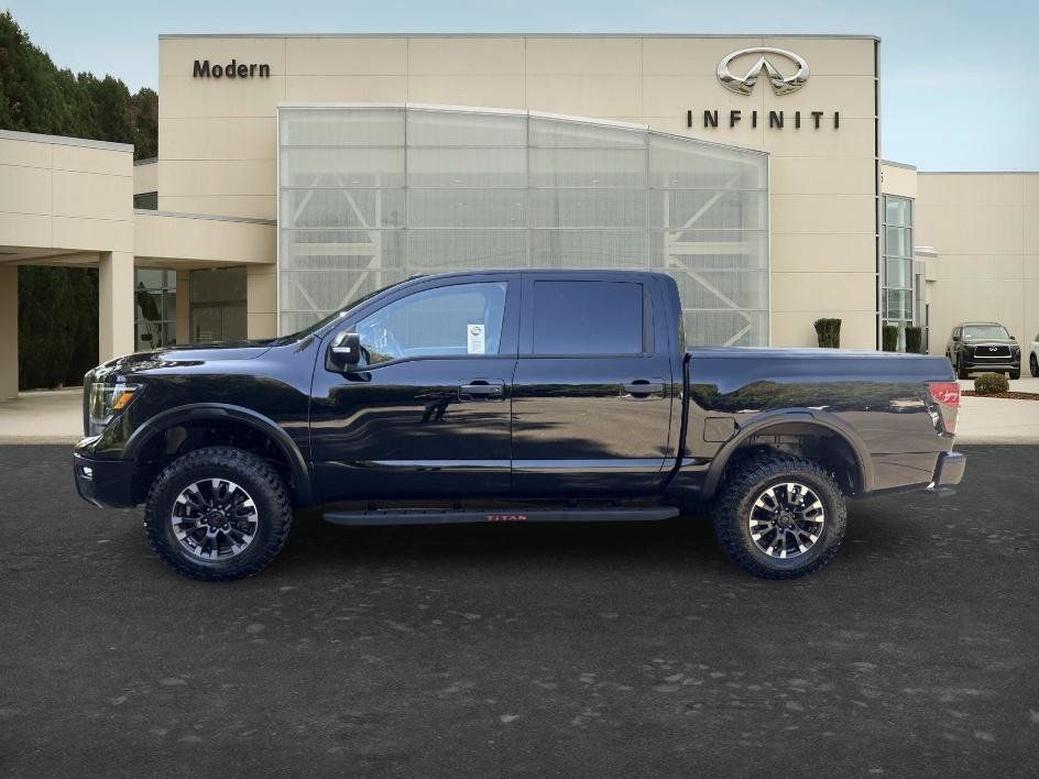 Used 2020 Nissan Titan PRO-4X w/ Pro-4x Convenience Package AWD/4WD image 10