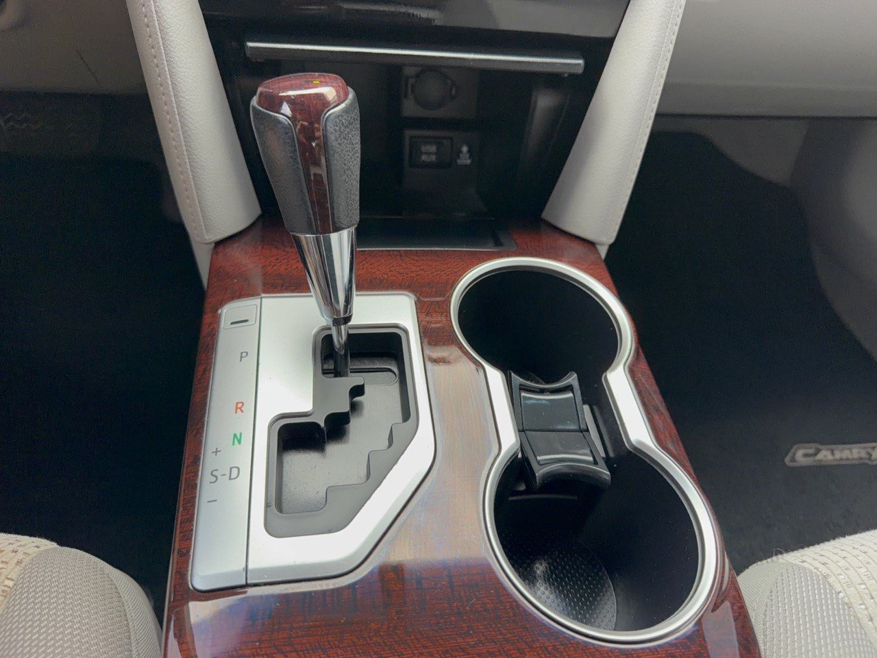 Used 2014 Toyota Camry XLE FWD image 21
