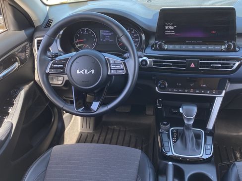 Certified 2023 Kia Seltos S w/ Navigation Package FWD image 12