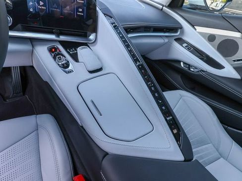 Used 2025 Chevrolet Corvette Stingray Premium Conv w/ Z51 Performance Package RWD image 20