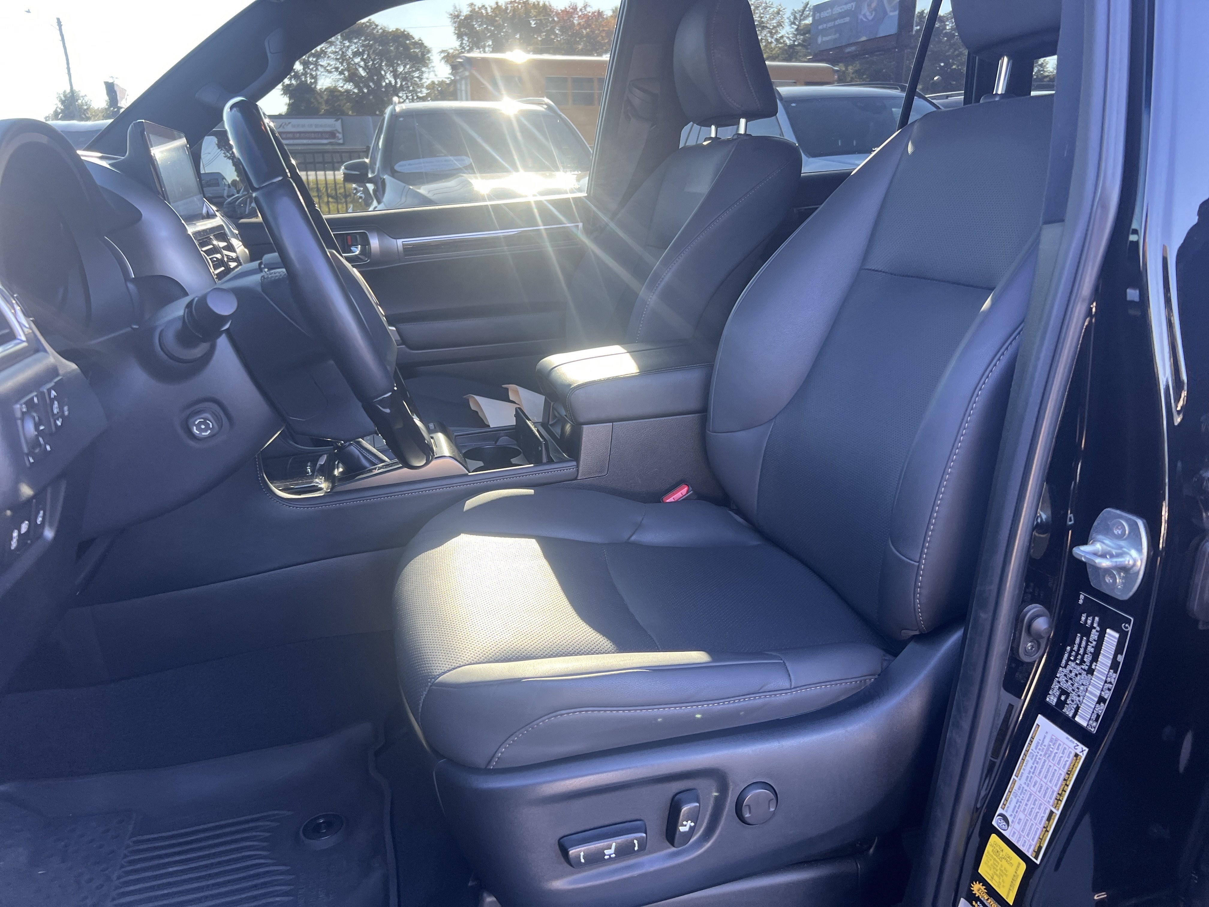 Used 2023 Lexus GX 460 Premium AWD/4WD image 16