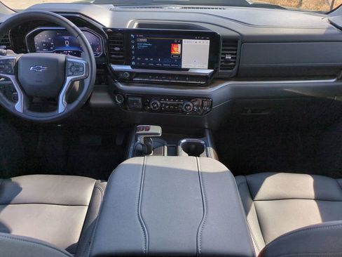 Used 2025 Chevrolet Silverado 1500 LT Trail Boss w/ Convenience Package II image 15